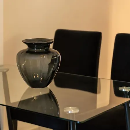 Luminous And Calm 2 Bedroom 7 Minutes To Metro In Koukaki Apartment