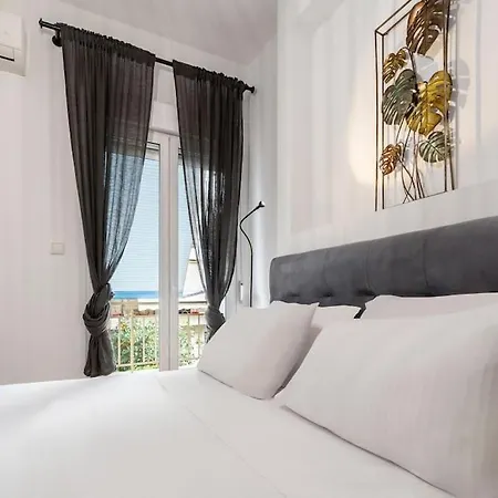 Luminous And Calm 2 Bedroom 7 Minutes To Metro In Koukaki Apartment Athens