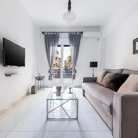 Luminous And Calm 2 Bedroom 7 Minutes To Metro In Koukaki Apartment Athens